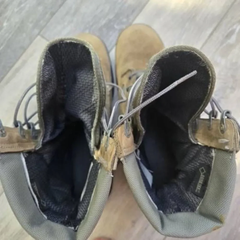 Belleville army combat boots Men's size 11 tan green made in USA Fly safe